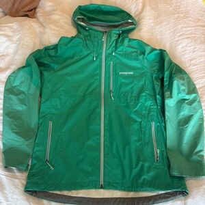 Patagonia women’s rain shell